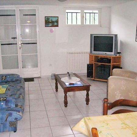 Appartement Charmant A Breuillet Avec Jardin Spacieux מראה חיצוני תמונה