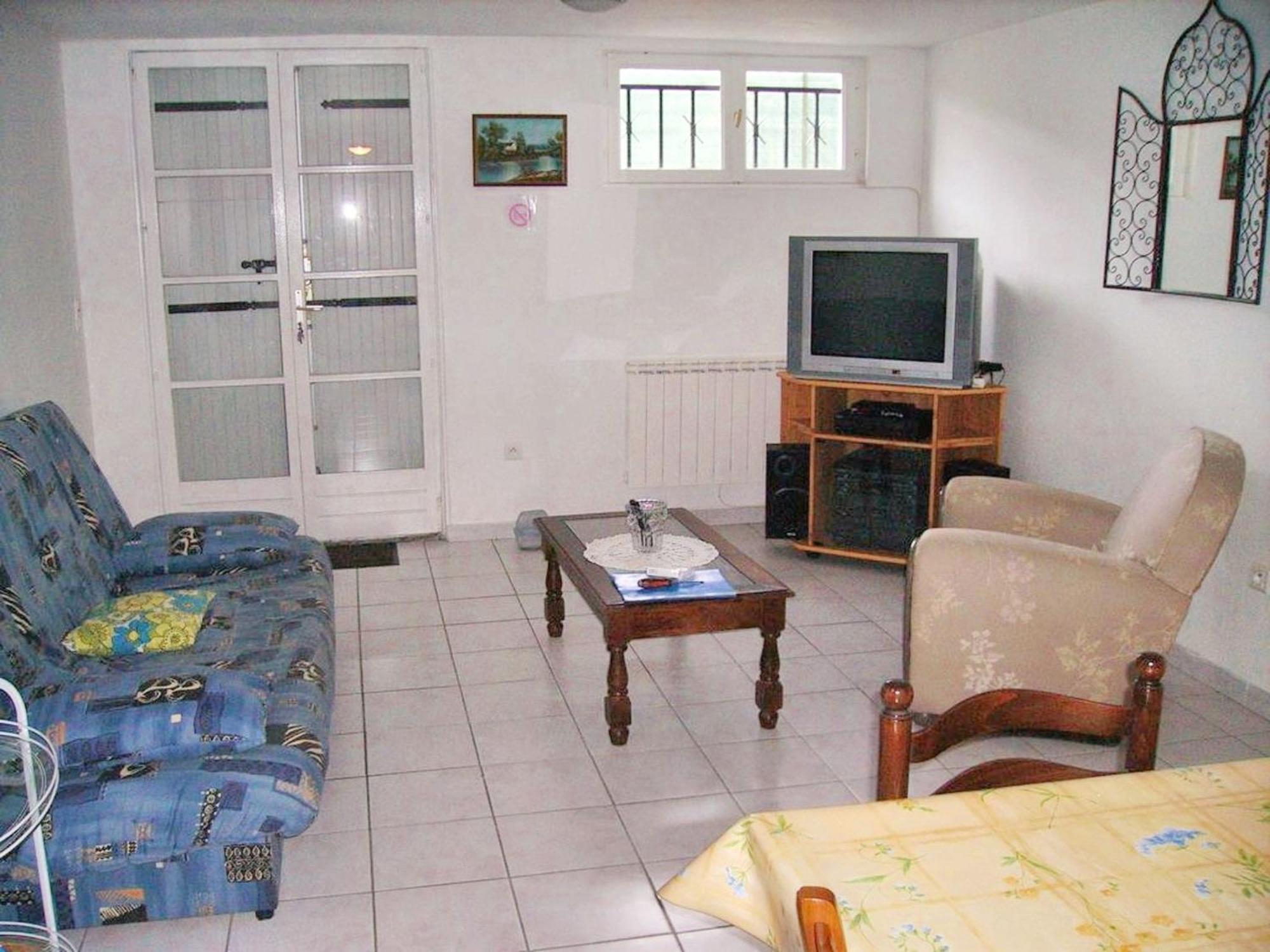 Appartement Charmant A Breuillet Avec Jardin Spacieux מראה חיצוני תמונה