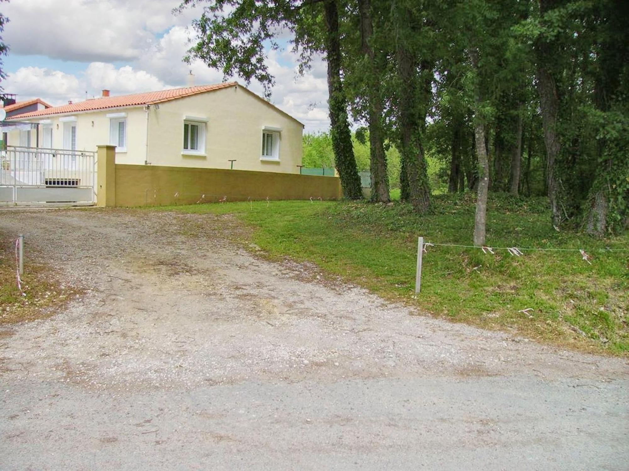 Appartement Charmant A Breuillet Avec Jardin Spacieux מראה חיצוני תמונה